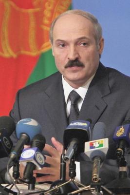 Президент Беларуси предлагает России создание холдинга в легкой промышленности (40064.legprom.lukashenko.b.jpg)