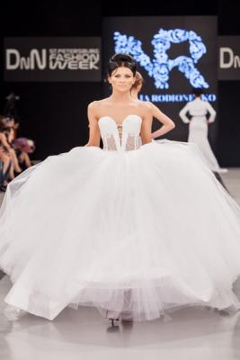 Показы последнего дня на DnN St.Petersburg Fashion Week (40105.DnN_.St_.Petersburg.Fashion.Week_.b.jpg)