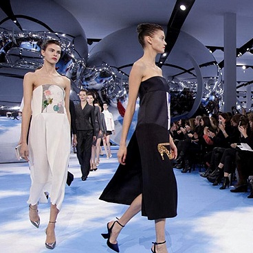 Самые интересные образы с показа Dior на модной Неделе в Париже (43156.dior_.m.jpg)