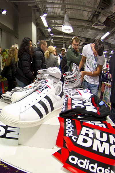 Коллекция  Run DMC Superstar 80s уже в Москве (43314.Adidas.Originals.Run_.DMC_.Superstar.02.jpg)