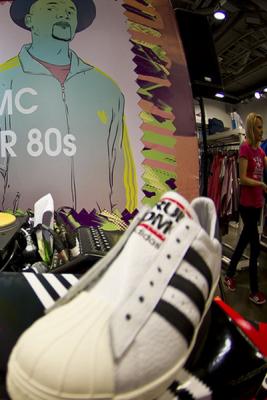 Коллекция  Run DMC Superstar 80s уже в Москве (43314.Adidas.Originals.Run_.DMC_.Superstar.03.jpg)