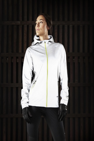 Зимняя беговая коллекция Nike 2013/14 (43789.Winter.Running.Collection.Nike_.2013.14.05.jpg)