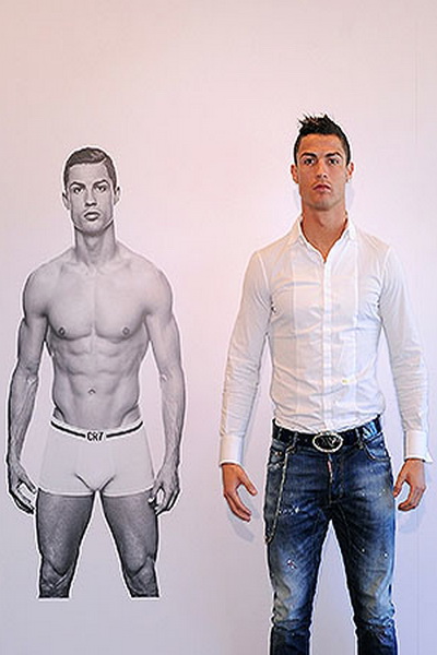 Криштиану Роналду представил линию белья (44192.Cristiano.Ronaldu.Underwear.Line_.CR7_.05.jpg)