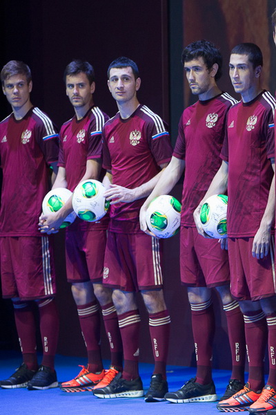 Adidas одел российскую сборную по футболу (44770.Adidas.Football.Uniform.Russsia.Team_.01.jpg)