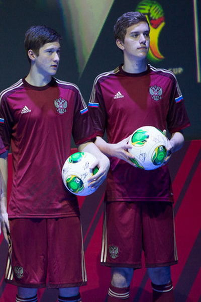 Adidas одел российскую сборную по футболу (44770.Adidas.Football.Uniform.Russsia.Team_.03.jpg)