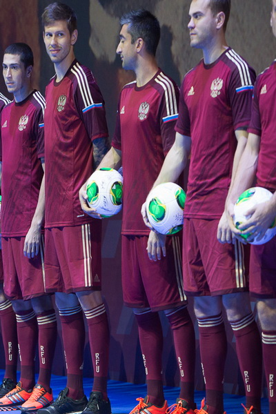 Adidas одел российскую сборную по футболу (44770.Adidas.Football.Uniform.Russsia.Team_.b.jpg)