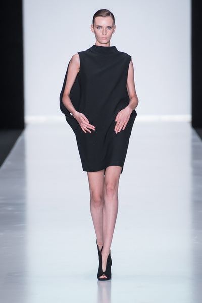 VASSA FW 2014/15 (осень-зима) (47630.MBFWR_.VASSA_.Concept.Collection.The_.Black_.Square.23.jpg)