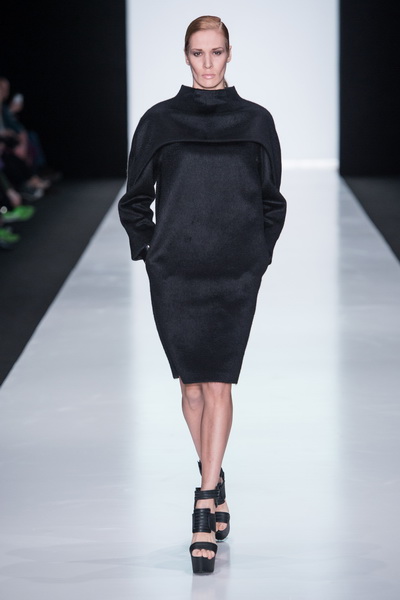 VASSA FW 2014/15 (осень-зима) (47630.MBFWR_.VASSA_.Concept.Collection.The_.Black_.Square.b.jpg)