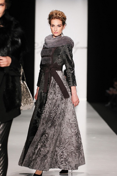 Igor Gulyaev FW 2014/15 (осень-зима) (48370.MBFWR_.Womans.Collection.Igor_.Gulyaev.FW_.2014.b.jpg)