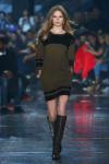 H&M Studio – это новое название сезонной коллекции ключевых вещей шведского бренда H&M. В рамках Парижской Недели моды состоялся показ коллекции H&M Studio сезона осень-зима 2014/15, который прошел в здании Grand Palais. В основе линейки – стиль 21-го века, сочетающий в себе элементы мужского и женского гардероба. 