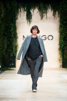 Коллекции Mango и Violeta by Mango FW 2014/15 (осень-зима) (49976.New_.Collections.Mango_.Violeta.by_.Mango_.FW_.2014.01.jpg)