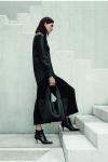 Uterque представляет новую рекламную кампанию осень-зима 2014/15, главными действующими лицами которой стали модели Криста Кобер и Эмма Чампталуп, запечатленные испанским фотографом Альваро Беамудом Кортесом. В коллекцию вошла женская одежда, обувь и сумки. 