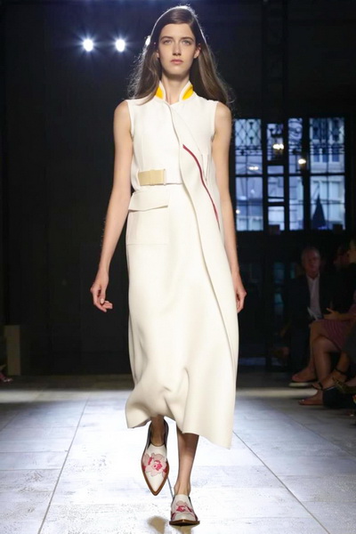 Victoria Beckham SS 2015 (весна-лето) (51189.New_.York_.Show_.Womans.Collection.Victoria.Beckham.SS_.2015.13.jpg)