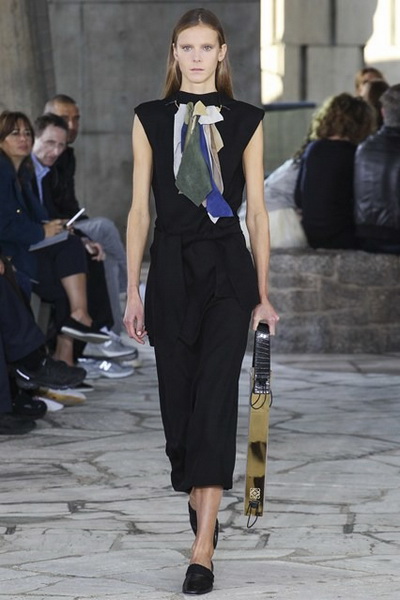 Loewe SS 2015 (весна-лето) (51856.New_.Collection.Loewe_.SS_.2015.Paris_.Fashion.Week_.01.jpg)