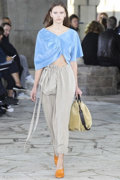 Loewe SS 2015 (весна-лето) (51856.New_.Collection.Loewe_.SS_.2015.Paris_.Fashion.Week_.14.jpg)