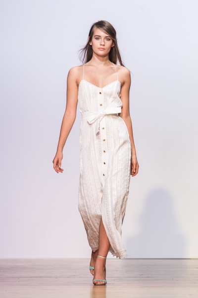 Alexander Terekhov SS 2015 (весна-лето) (52277.Show_.Womans.Collection.Alexander.Terekhov.SS_.2015.22.jpg)