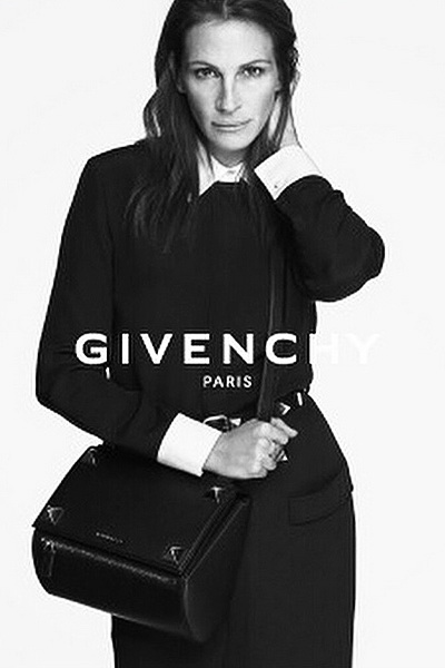 Джулия Робертс снялась для Givenchy за 1 млн. долларов (53993.New_.Advertising.Campaign.Julia_.Roberts.Givenchy.SS_.2015.01.jpg)