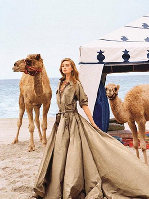 Ralph Lauren SS 2015: одна модель и пять верблюдов  (54417.New_.Advertising.Campaign.Ralph_.Lauren.SS_.2015.b.jpg)