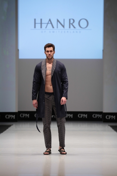 COLLECTION PREMIÈRE MOSCOW ВЕСНА 2015: СТАБИЛЬНОЕ РАЗВИТИЕ (55657.CPM.SPRING.2015.04.jpg)