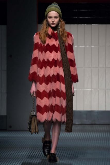 Gucci FW 2015/16 (осень-зима) (55966.Milan_.Womans.Clothes.Collecion.Gucci_.FW_.2015.2016.18.jpg)