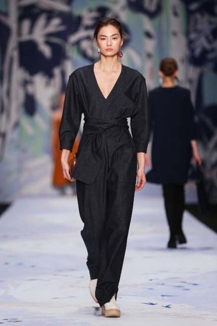 Alena Akhmadullina FW 2015/16 (весна-лето) (56592.MBFWR_.Womans.Collection.Alena_.Akhmadullina.FW_.2015.b.jpg)