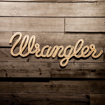 WRANGLER открыл первый монобрендовый магазин в России (61213.WRANGLER.monobrand.moscow.s.jpg)