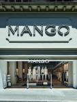 Известный на международном рынке испанский модный бренд Mango представляет новую стратегию развития. Марка, главной целью которой всегда было предлагать разнообразную одежду для женщин на каждый день в соответствии с последними тенденциями моды и соотношением цены и качества, прилагает все свои усилия для того, чтобы поставлять наиболее актуальный продукт во все свои магазины.