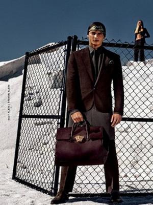 Новая рекламная кампания Versace (62250.Novaya.Reklamnaya.Kampaniya.Versace.SS_.2015.06.jpg)
