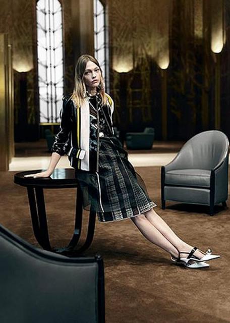 Водянова и Пивоварова снялись у Prada (62678.Novaya.Reklamnaya.Kampaniya.Prada_.Pivovarova.Vodianova.Vodianova.b.jpg)