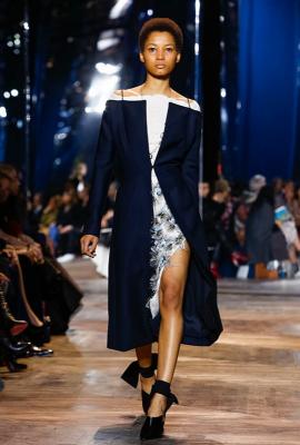 Christian Dior Haute Couture SS 2016 (весна-лето) (63255.Novaya.Kollekciya.Christian.Dior_.Haute_.Couture.SS_.2016.b.jpg)