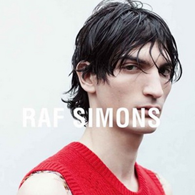 Первая рекламная кампания Raf Simons (63343.Pervaya.Reklamnaya.Kampaniya.Raf,Simons.Posle_.Dior_.SS_.2016.s.jpg)