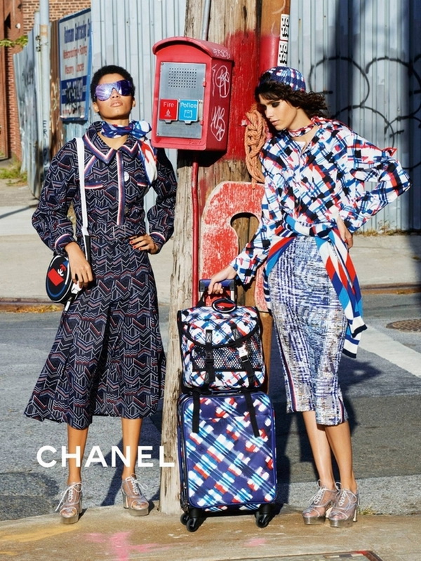 Рекламная кампания Chanel SS 2016 (весна-лето) (63573.Novaya..Reklamnaya.Kampaniya.Brenda.Chanel.SS_.2016.01.jpg)