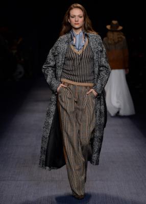 Женская коллекция Trussardi AW 2016/17 (осень-зима) (64049.Novaya.Jenskaya.Kollekciya.Trussardi.AW_.2016.2017.03.jpg)