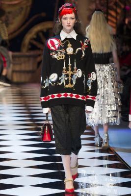 Dolce&Gabbana AW 2016/17 (64160.Milan_.Jenskaya.Kollekciya.Brend_.Dolce_.GabbanaAW.2016.2017.07.jpg)
