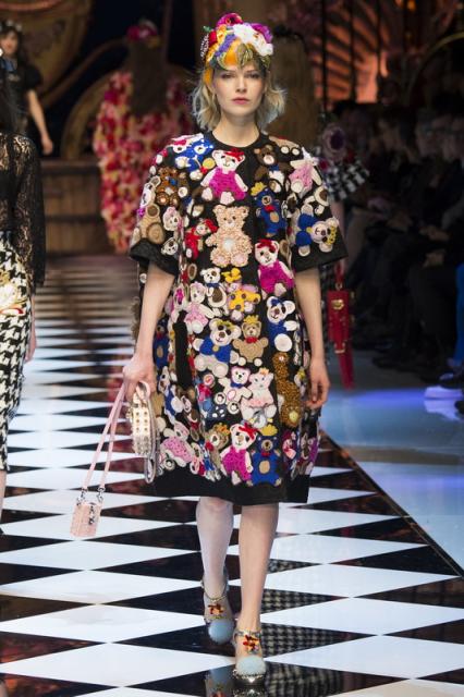 Dolce&Gabbana AW 2016/17 (64160.Milan_.Jenskaya.Kollekciya.Brend_.Dolce_.GabbanaAW.2016.2017.22.jpg)