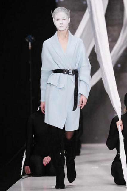 Dimaneu AW 2016/17 (осень-зима) (64512.Mercedes.Benz_.Fashion.Week_.Russia.Dimaneu.AW_.2016.13.jpg)