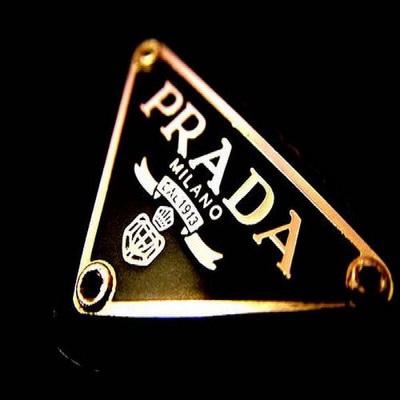 Prada закрывает магазины и снижает цены (65097.Prada_.Zakrivaet.Magazini.I.Snijaet.Ceni_.s.jpg)
