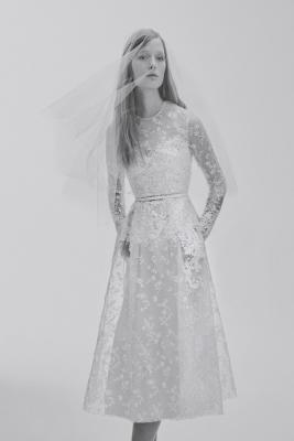 Elie Saab запускает свадебную линию  (65158.Elie_.Saab_.Zapuskaet.Svadebnuyu.Liniyu.03.jpg)