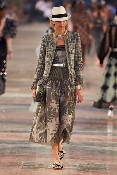 Кубинский показ Chanel Cruise 2016/17  (65484.Kybinskiy.Pokaz_.Kruiznoy.Kollekcii.Chanel.Cruise.2016.12.jpg)