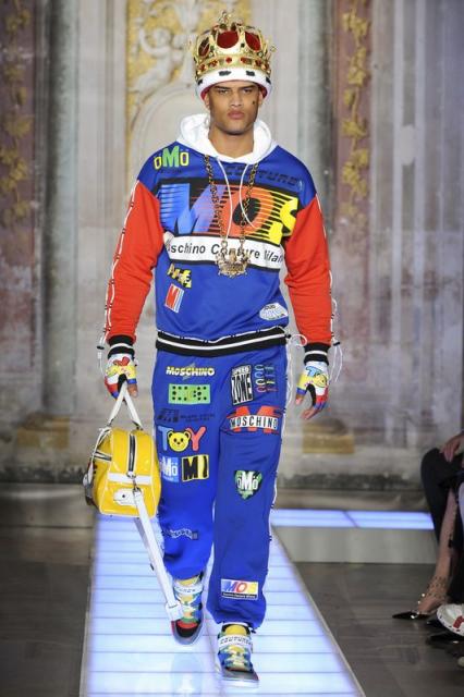 Тенденции. На шаг впереди (Журнал «Ателье» № 03/2016 (март)) (67495.042.Moschino.jpg)