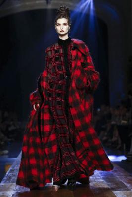 Jean Paul Gaultier AW 2016/17 (осень-зима) (67534.Nedelya.Modi_.Paris_.Kollekciya.Jean_.Paul_.Gaultier.AW_.2016.15.jpg)