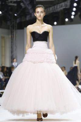 Giambattista Valli AW 2016/17 (осень-зима) (67595.Pokaz_.Paris_.Kollekciya..Giambattista.Valli_.AW_.2016.21.jpg)