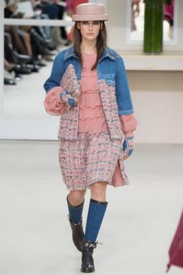 Chanel AW 2016/17 (осень-зима) (67957.Novaya.Jenskaya.Kollekciya.Chanel.AW_.2016.09.jpg)