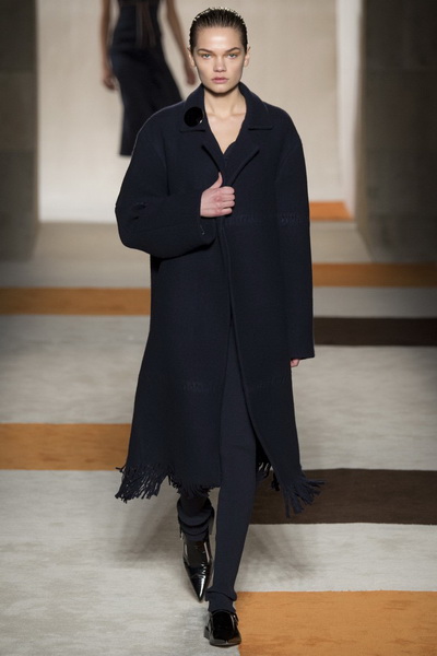 Victoria Beckham AW 2016/17 (осень-зима) (68204.Novaya.Kollekciya.Brenda.Victoria.Beckham.AW_.2016.b.jpg)