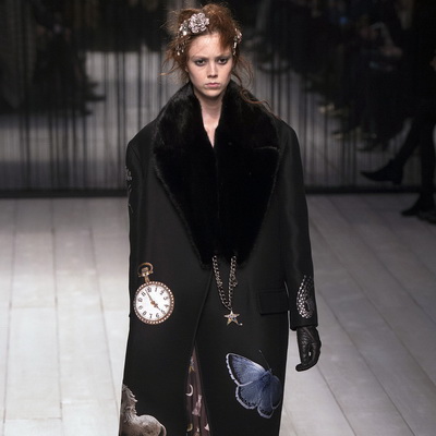 Alexander McQueen AW 2016/17 (осень-зима) (68230.London.Pokaz_.Jenskoy.Kollekcii.Alexander.McQueen.AW_.2016.s.jpg)