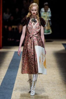 Prada AW 2016/17 (осень-зима) (68389.Novaya.Jenskaya.Kollekciya.Brenda.Prada_.AW_.2016.29.jpg)