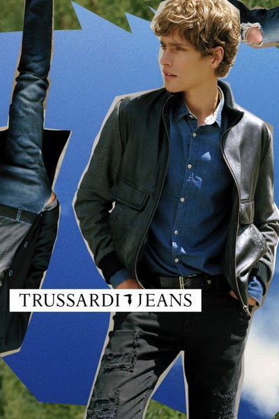 Рекламная кампания Trussardi Jeans AW 2016/17 (осень-зима) (68421.Reklamnaya.Kampaniya.Brenda..Trussardi.Jeans_.AW_.2016.02.jpg)