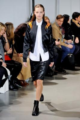 Paco Rabanne AW 2016/17 (осень-зима) (68635.Paris_.Novaya.Jenskaya.Kollekciya.Paco_.Rabanne.AW_.2016.14.jpg)