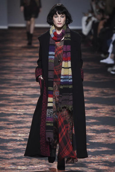 Etro AW 2016/17 (осень-зима) (68853.Novaya.Kollekciya.Veroniki.Etro_.Etro_.AW_.2016.01.jpg)