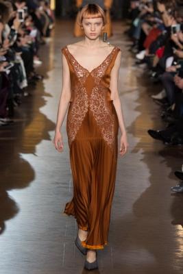 Stella McCartney AW 2016/17 (осень-зима) (68942.Paris_.Novaya.Jenskaya.Kollekciya.Stella.McCartney.AW_.2016.03.jpg)